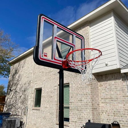 Dallas 4Br Large Yard W Hot Tub , Fire Pit And Basketball Hoop Екстер'єр фото