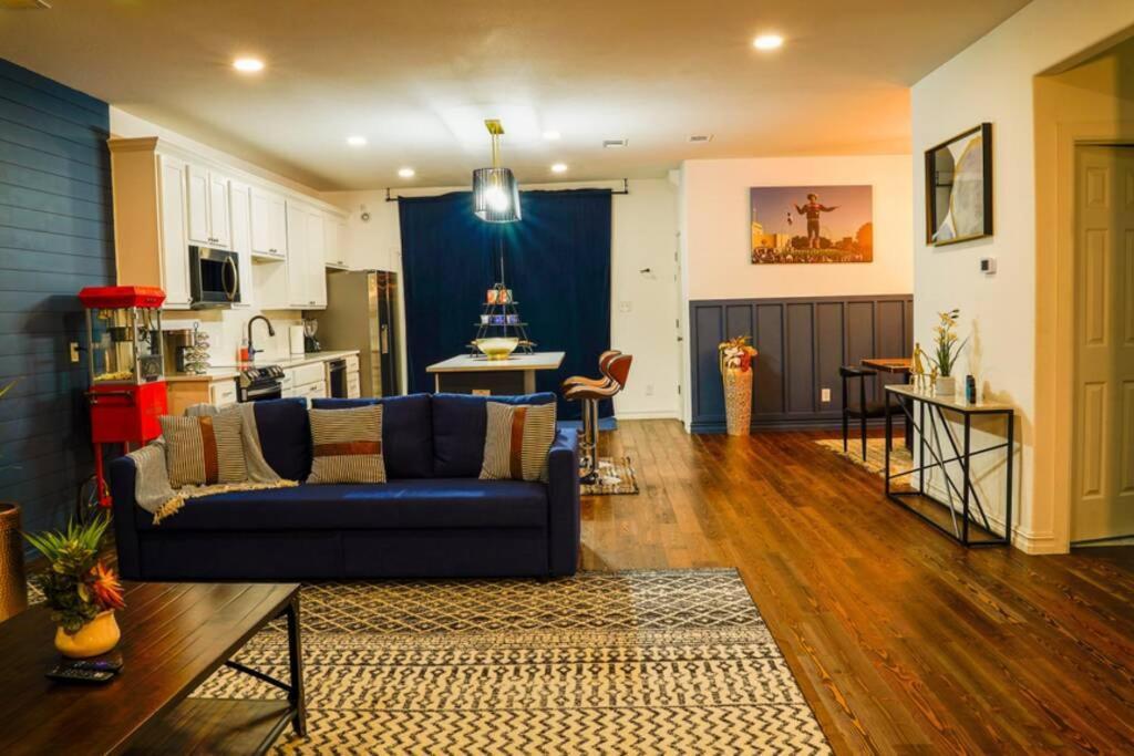 Dallas 4Br Large Yard W Hot Tub , Fire Pit And Basketball Hoop Екстер'єр фото