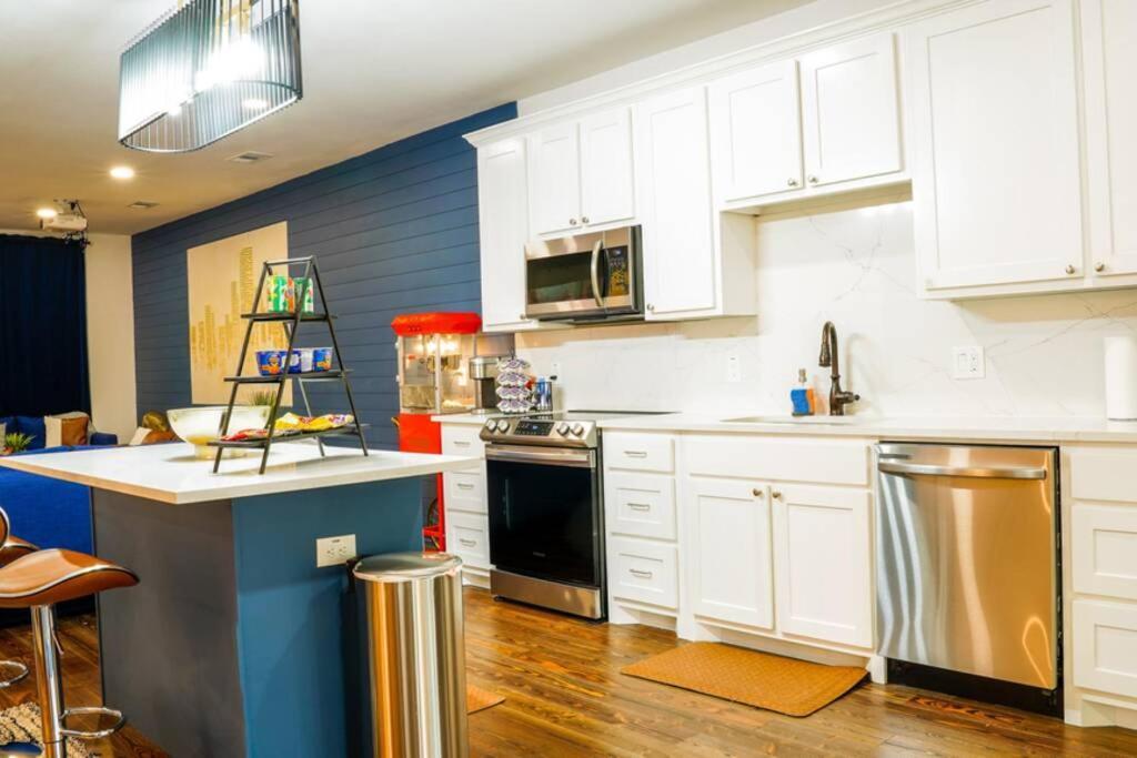 Dallas 4Br Large Yard W Hot Tub , Fire Pit And Basketball Hoop Екстер'єр фото