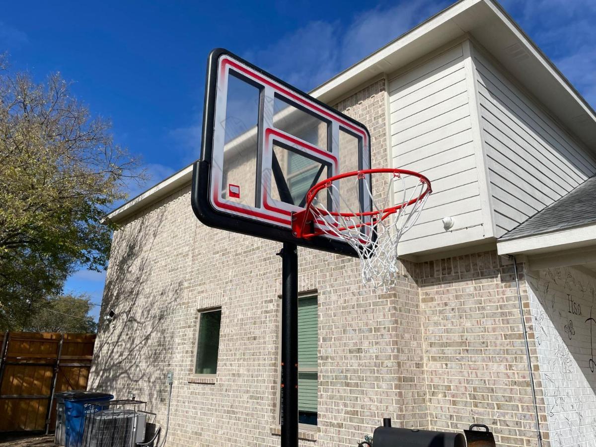 Dallas 4Br Large Yard W Hot Tub , Fire Pit And Basketball Hoop Екстер'єр фото